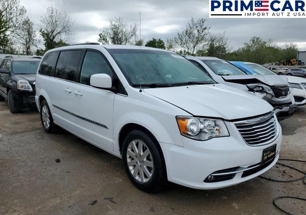 Chrysler Town &amp; Country cena 30740 przebieg: 89643, rok produkcji 2016 z Tuchów małe 67